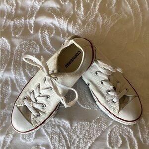 Converse Women’s/Kids White Sneakers